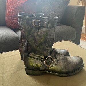 NWOB Frye Veronica short silver black metallic boots 8.5